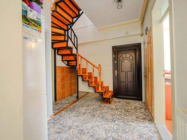 KORKUTELİ YENİ MAH. ANTALYA CAD. ÜZERİ 5+1 SATILIK ÇATI DUBLEKSİ 245 M² DOĞALGAZLI 3 CEPHE
