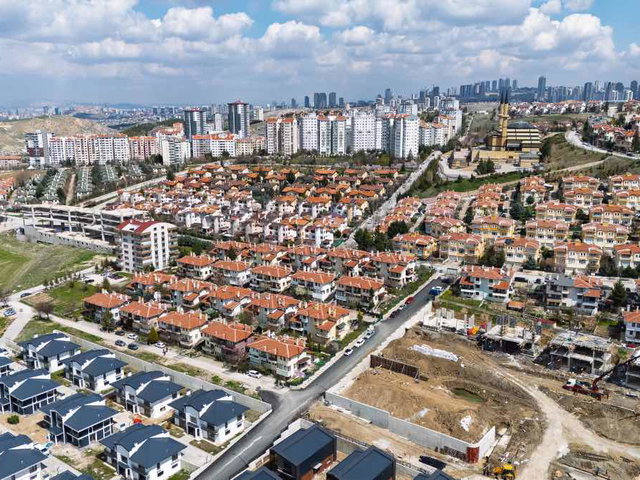 DODURGA ŞEN UMAY SİTESİ KİRALIK VİLLA.