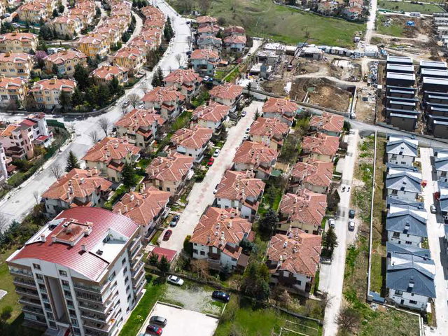 DODURGA ŞEN UMAY SİTESİ KİRALIK VİLLA.