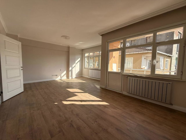 REMAX ANI DAN ÇENGELKÖY DE IÇI TADILATLI 3+1 KIRALIK DAIRE