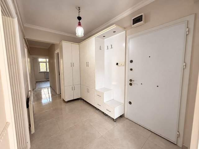 REMAX ANI DAN ÇENGELKÖY DE IÇI TADILATLI 3+1 KIRALIK DAIRE