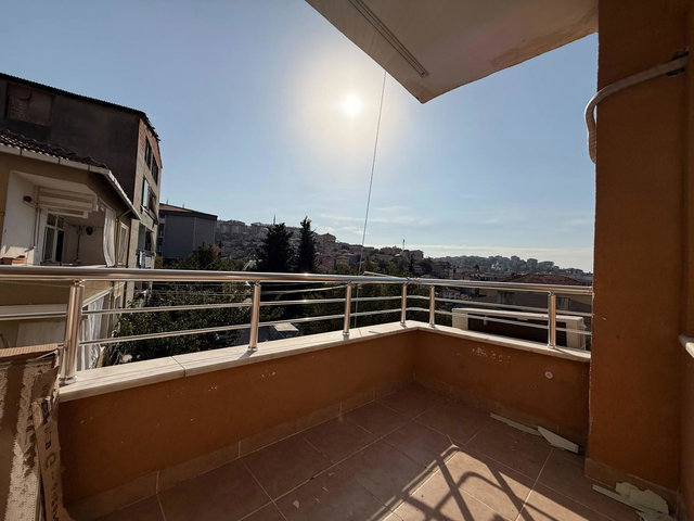 REMAX ANI DAN ÇENGELKÖY DE IÇI TADILATLI 3+1 KIRALIK DAIRE
