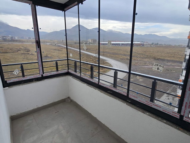 REMAX İLKE'DEN ŞEHİR HAST. YÜRÜME MESAFESİNDE 4+1 KİRALIK DAİRE