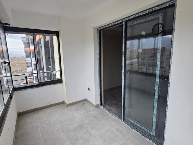 REMAX İLKE'DEN ŞEHİR HAST. YÜRÜME MESAFESİNDE 4+1 KİRALIK DAİRE