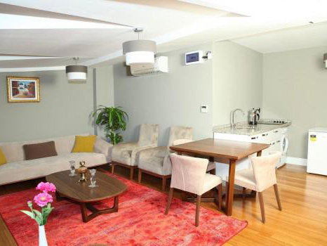 EYUP SULTAN'IN MERKEZİNDE EVEBYN BANYOLU 4+1 SATİLİK DUBLEKS DAİRE