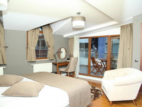 EYUP SULTAN'IN MERKEZİNDE EVEBYN BANYOLU 4+1 SATİLİK DUBLEKS DAİRE