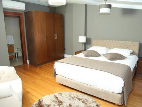 EYUP SULTAN'IN MERKEZİNDE EVEBYN BANYOLU 4+1 SATİLİK DUBLEKS DAİRE