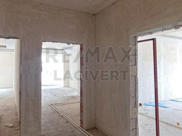 RE/MAX LACİVERT'TEN YENİŞEHİR'DE SATILIK 2+1 LÜKS DAİRE