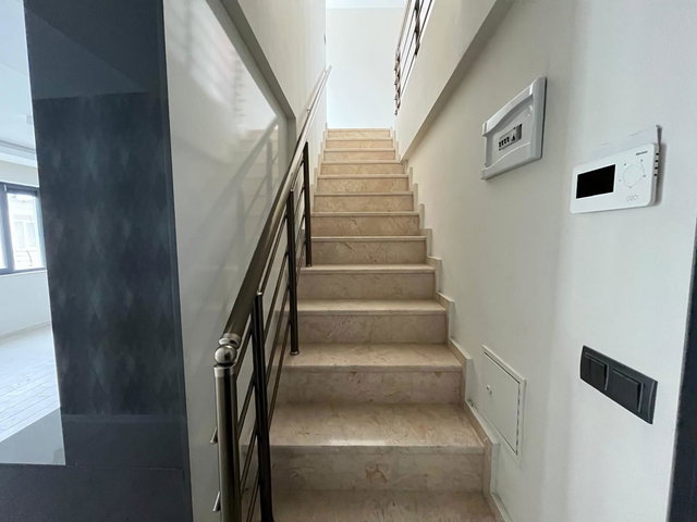 REMAX MODEL DEN SIRAKAPILAR MAHALLESİNDE 3+1 SATILIK DUBLEKS DAİRE