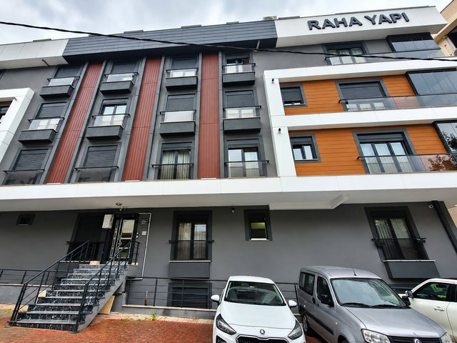 ÇEKMEKÖY MİMAR SİNAN'DA 2+1 ARAKAT KİRALIK DAİRE