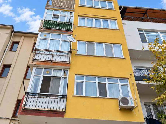 DARICA CAMİ MAHALLESİNDE DENİZ MANZARALI 2+1 ARA KAT DAİRE