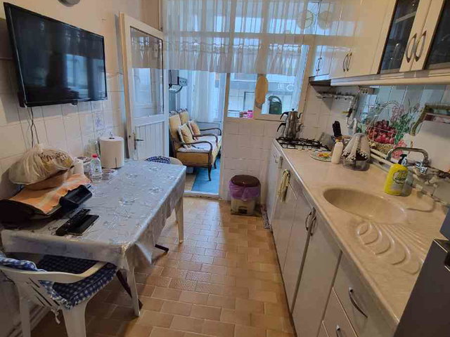 DARICA CAMİ MAHALLESİNDE DENİZ MANZARALI 2+1 ARA KAT DAİRE