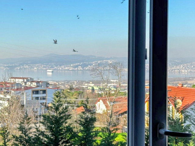 REMAX PANORAMA'DAN AÇIK OTOPARKLI DENIZ MANZARALI SATILIK 2+1