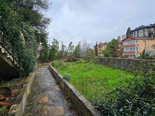 ÜSKÜDAR BURHANİYE’DE 440 M² BRÜT 5+2 BAHÇELİ MÜSTAKİL EV | 4 KAT | EŞYASIZ