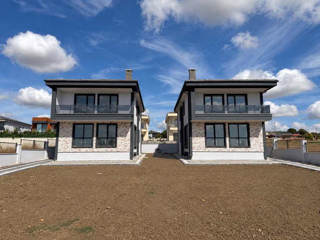 SİLİVRİ’DE 2025 YAPIMI SIFIR 620 M² LÜKS VİLLA | 10+ ODA, 6 BANYO, KREDİYE UYGUN