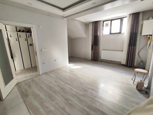 BAYRAMPAŞA MURAT MAHALLESİNDE KİRALIK 2+1 DAİRE