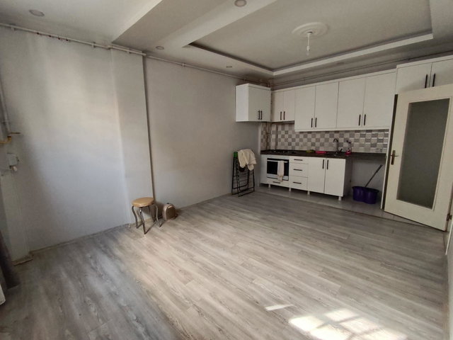 BAYRAMPAŞA MURAT MAHALLESİNDE KİRALIK 2+1 DAİRE
