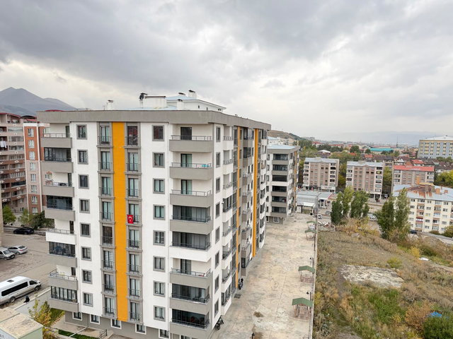 REMAX İLKE'DEN PALANDÖKEN KONUTLARI'NDA 4+1 SATILIK DAIRE