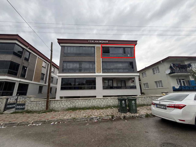 REMAX DEM'DEN CUMHURİYET MAH. 2+1 SATILIK KİRACILI GENİŞ DAİRE