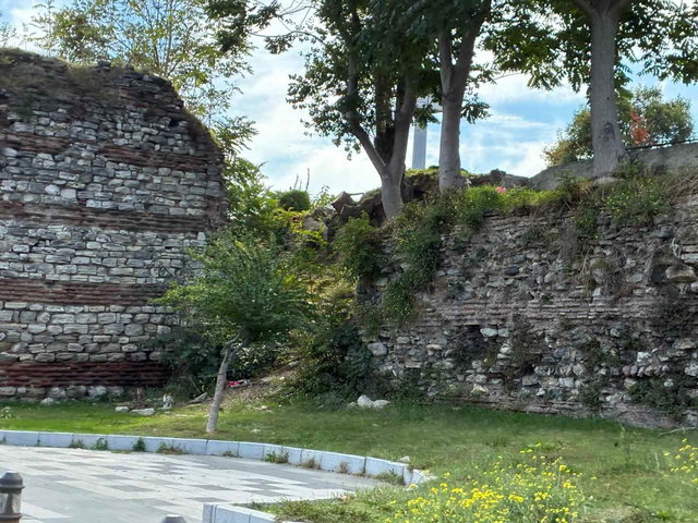 FATİH AYVANSARAY BALAT'TA  2+1 MÜSTAKIL EV