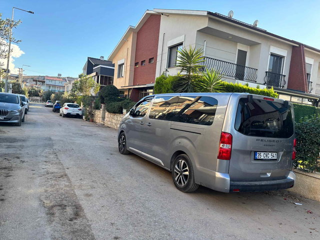 REMAX YELKEN'DEN URLA ÇAMLIÇAY DA DOĞALGAZLI, DENIZE 200M MESAFEDE VİLLA
