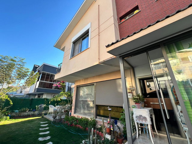 REMAX YELKEN'DEN URLA ÇAMLIÇAY DA DOĞALGAZLI, DENIZE 200M MESAFEDE VİLLA