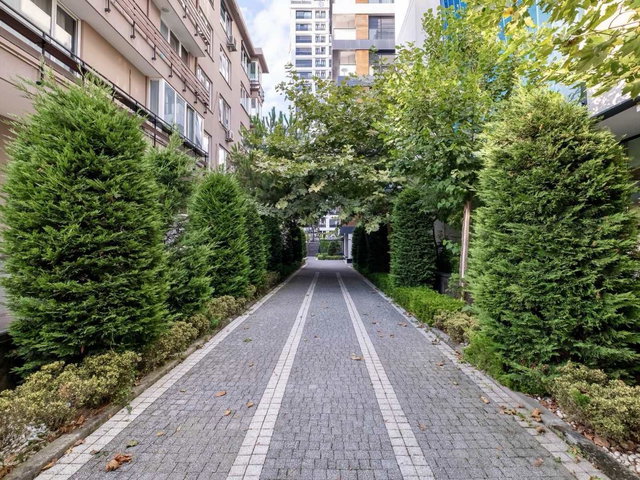 SUADİYE BAĞDAT CADDESİ ÜZERİNDE SATILIK DAİRE!!!!