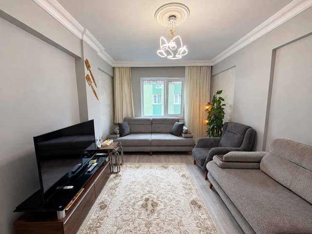 ÜMRANİYE’DE 2+1 | 75 M² BRÜT | BALKONLU | DOĞALGAZ KOMBİLİ | KREDİYE UYGUN