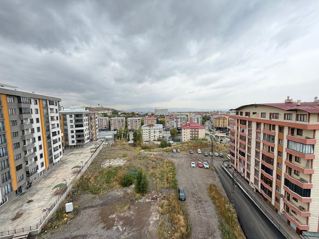 REMAX İLKE'DEN PALANDÖKEN KONUTLARI'NDA 4+1 SATILIK DAIRE