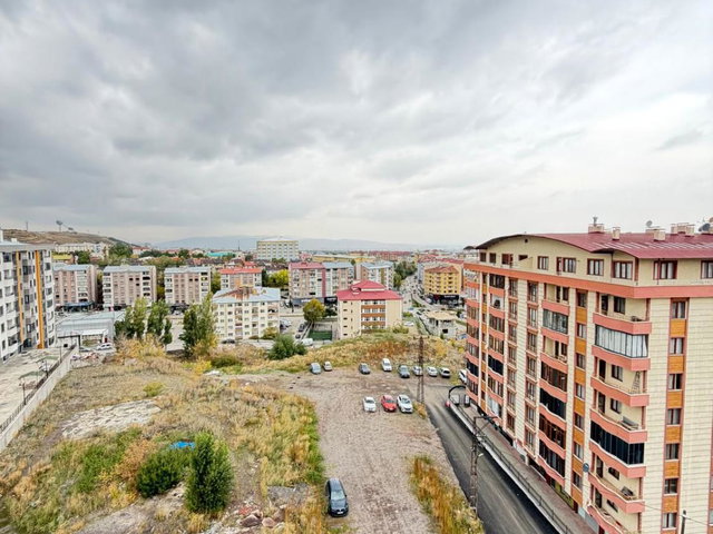 REMAX İLKE'DEN PALANDÖKEN KONUTLARI'NDA 4+1 SATILIK DAIRE
