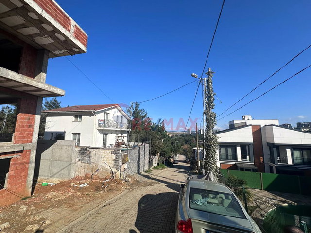 TUZLA AYDINLI ÇAMLIBELDE VILLALARINDA SATILIK 3 KATLI MÜSTAKIL VILLA