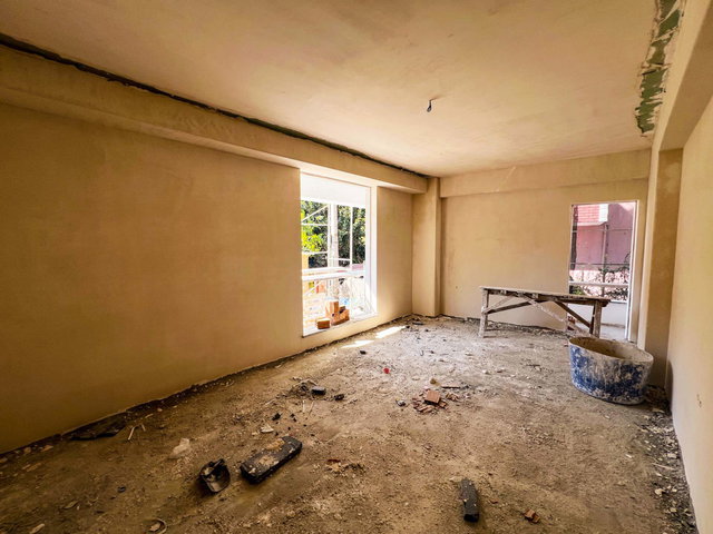 KÖRFEZ YENİYALI'DA MERKEZİ KONUMDA 2+1 SATILIK BAHÇE KAT DAİRE