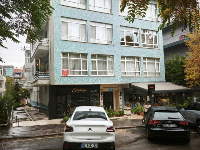 PARIS CADDESIN DE MUHTEŞEM LOKASYON'DA 3+1 110 M2 DAİRE