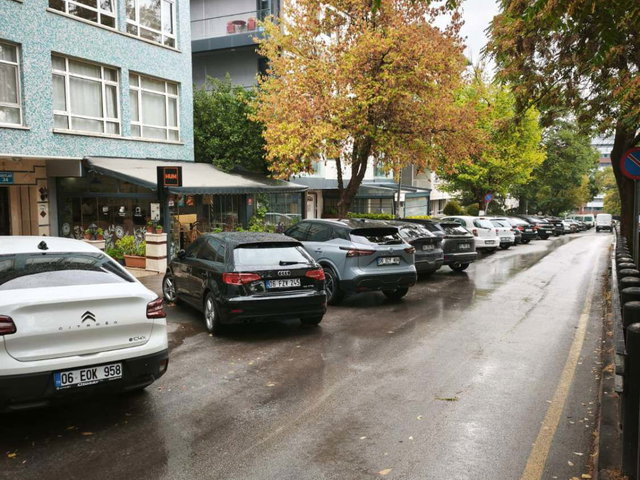 PARIS CADDESIN DE MUHTEŞEM LOKASYON'DA 3+1 110 M2 DAİRE