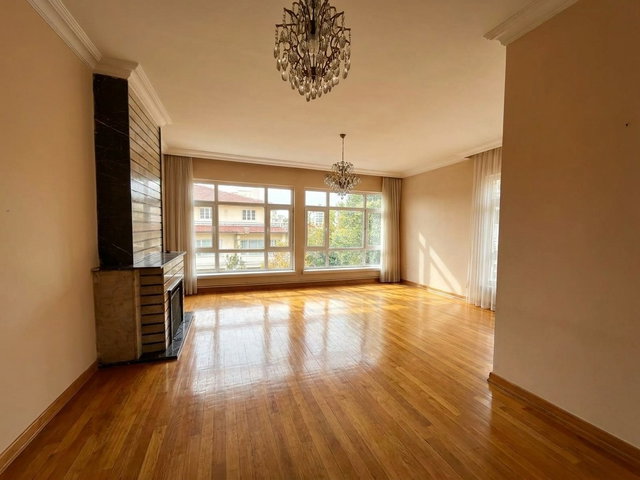 PARIS CADDESIN DE MUHTEŞEM LOKASYON'DA 3+1 110 M2 DAİRE