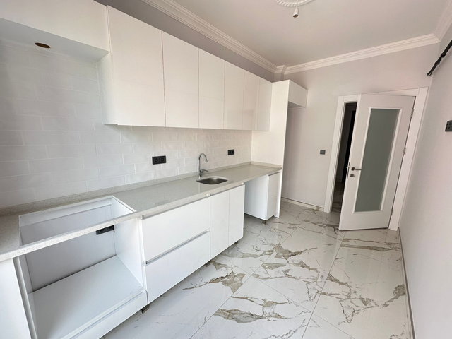 PENDİK KÖŞEM SİTESİNDE ÖN BLOKTA SİTE İÇERİSİNDE SATILIK 2+1 DAİRE