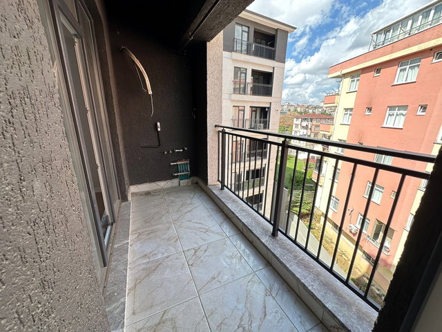 PENDİK KÖŞEM SİTESİNDE ÖN BLOKTA SİTE İÇERİSİNDE SATILIK 2+1 DAİRE