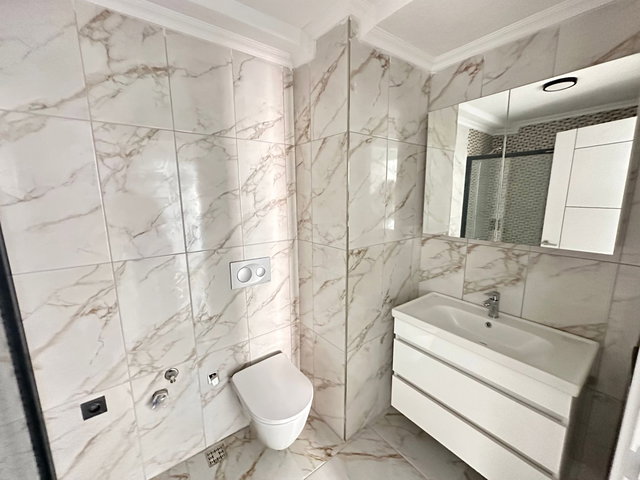 PENDİK KÖŞEM SİTESİNDE ÖN BLOKTA SİTE İÇERİSİNDE SATILIK 2+1 DAİRE
