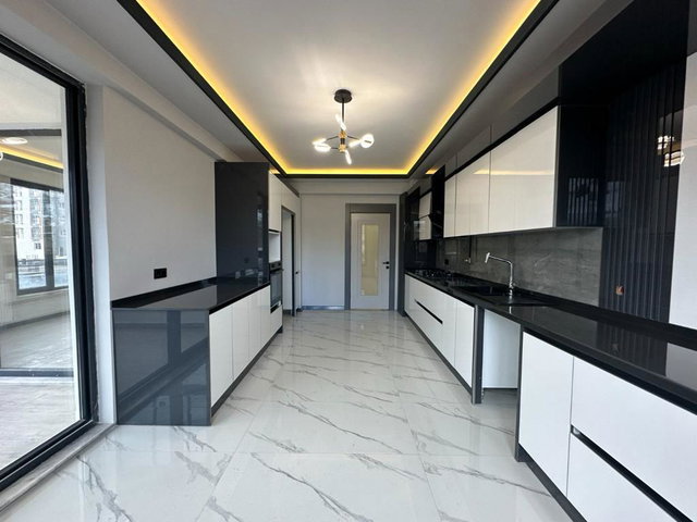 REMAX İLKE'DEN YILDIZKENT SARAY İNŞAAT'TA 4+1 SATILIK LÜX DAİRE