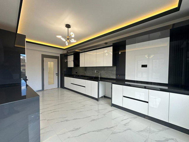 REMAX İLKE'DEN YILDIZKENT SARAY İNŞAAT'TA 4+1 SATILIK LÜX DAİRE