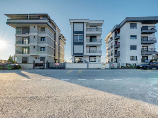 CAMIKEBIR PRESTIJLI KONUMDA,BAHÇE KULLANIMLI ÖZEL 2+1 DAIRE
