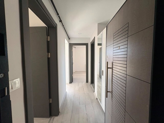 CAMIKEBIR PRESTIJLI KONUMDA,BAHÇE KULLANIMLI ÖZEL 2+1 DAIRE