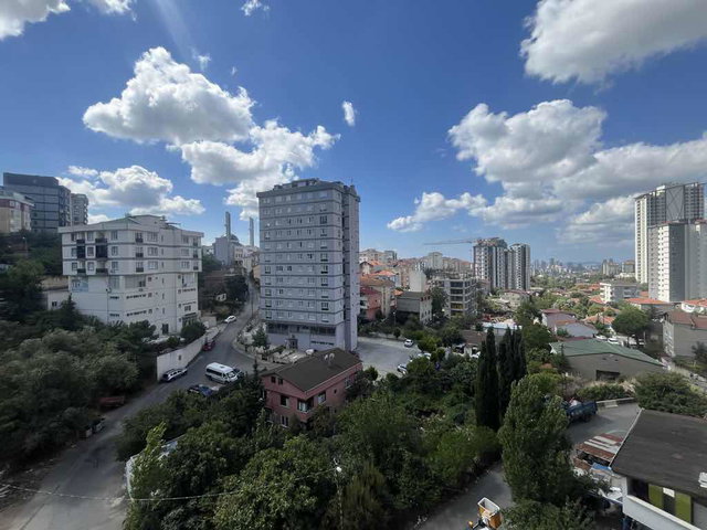 KARTAL YAKACIK’TA CADDE ÜZERİ 3+1 GENİŞ BALKONLU DAİRE