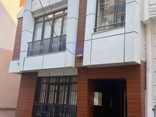 İZZETPAŞA HUDUT SOKAK’TA FULL EŞYALI 2+1 80 M² DAİRE