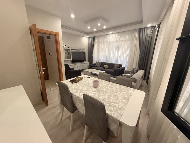 İZZETPAŞA HUDUT SOKAK’TA FULL EŞYALI 2+1 80 M² DAİRE