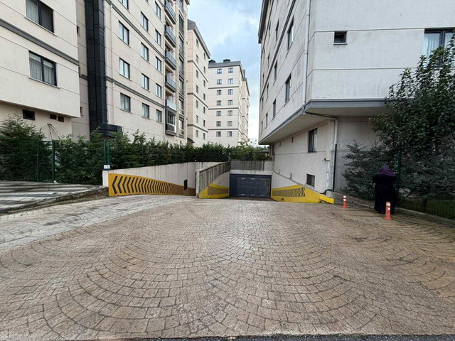 SULTANBEYLİ MERKEZDE KİRALIK 3+1 MASRAFSIZ TERASLI GENİŞ DAİRE
