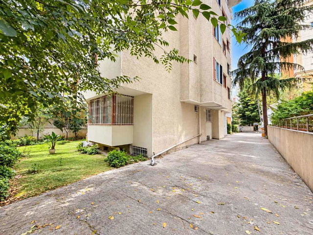GÖZTEPEDE BAĞDAT CADDESİ LOKASYONUNDA SATILIK 2+1 DAİRE