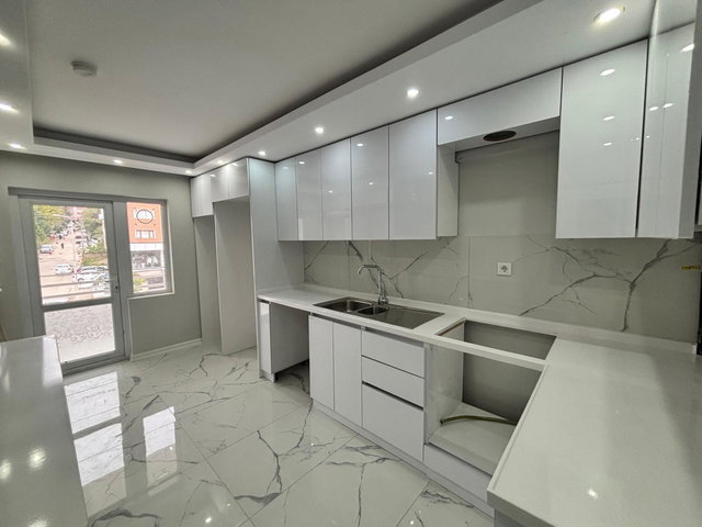 REMAX ELMAS'TAN ALSANCAK'TA 3+1 FULL YAPILI KİRALIK LÜKS DAİRE