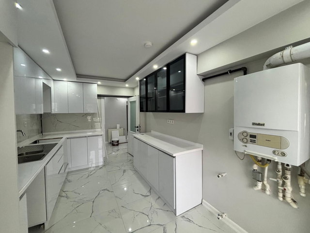REMAX ELMAS'TAN ALSANCAK'TA 3+1 FULL YAPILI KİRALIK LÜKS DAİRE