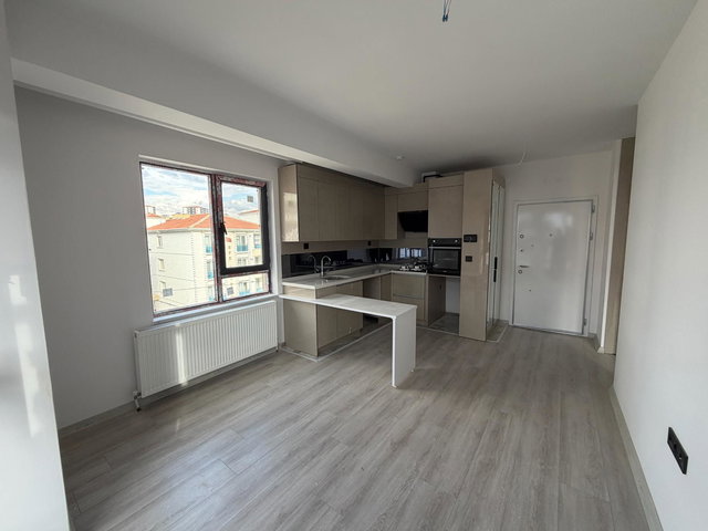 MERKEZİ KONUMDA OTURUMA HAZIR KİRALIK 1+1 DAİRE